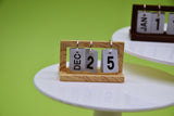 D050 Desktop Table Reusable Calendar Dollhouse Miniature Display For 1/6 Scale Dolls