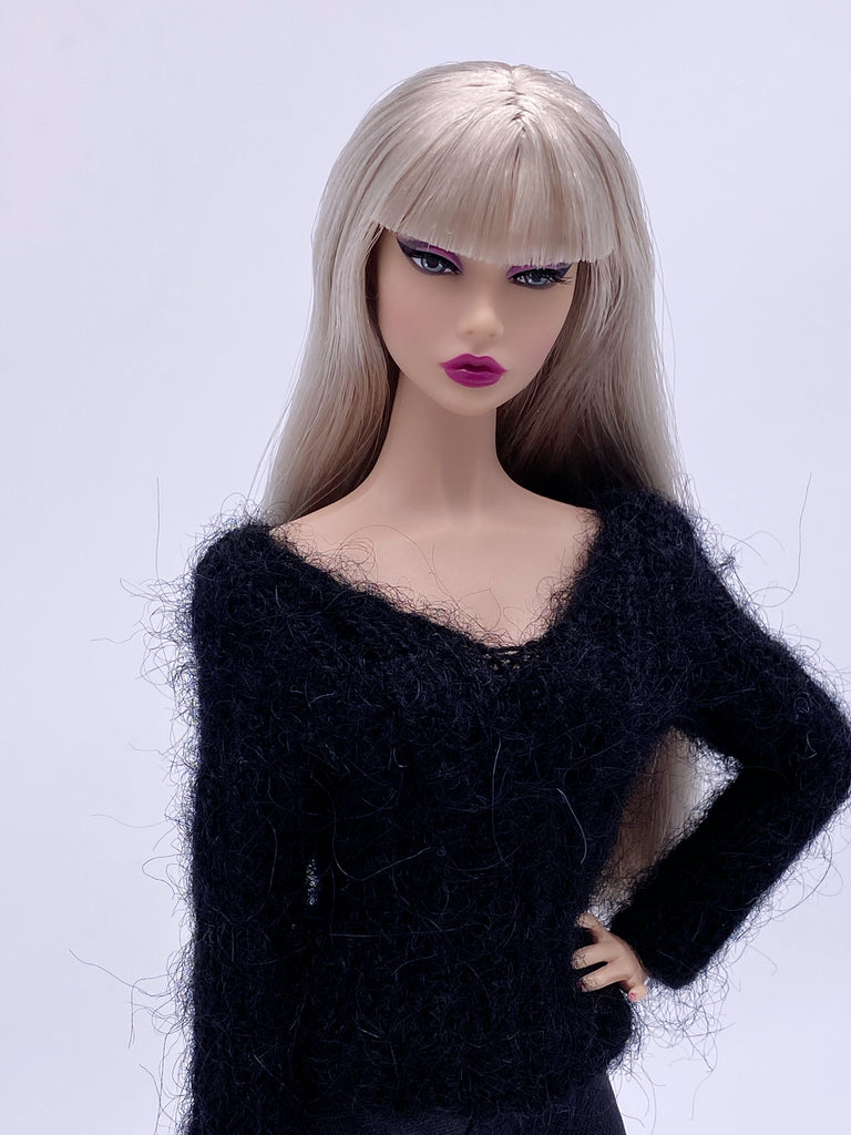 Handmade by Jiu 002 - Black V neck Sweater For 12“ Dolls Like